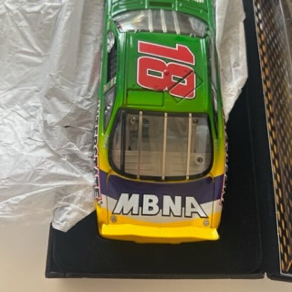 Bobby Labonte #18 NASCAR Racers 1999 Pontiac Elite 1:24 Diecast Car - Picture 5 of 14